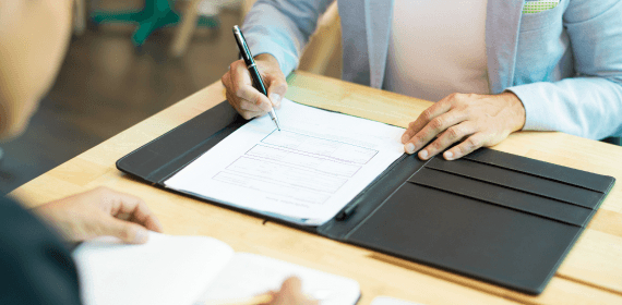 Ký hợp đồng & thanh toán 50%